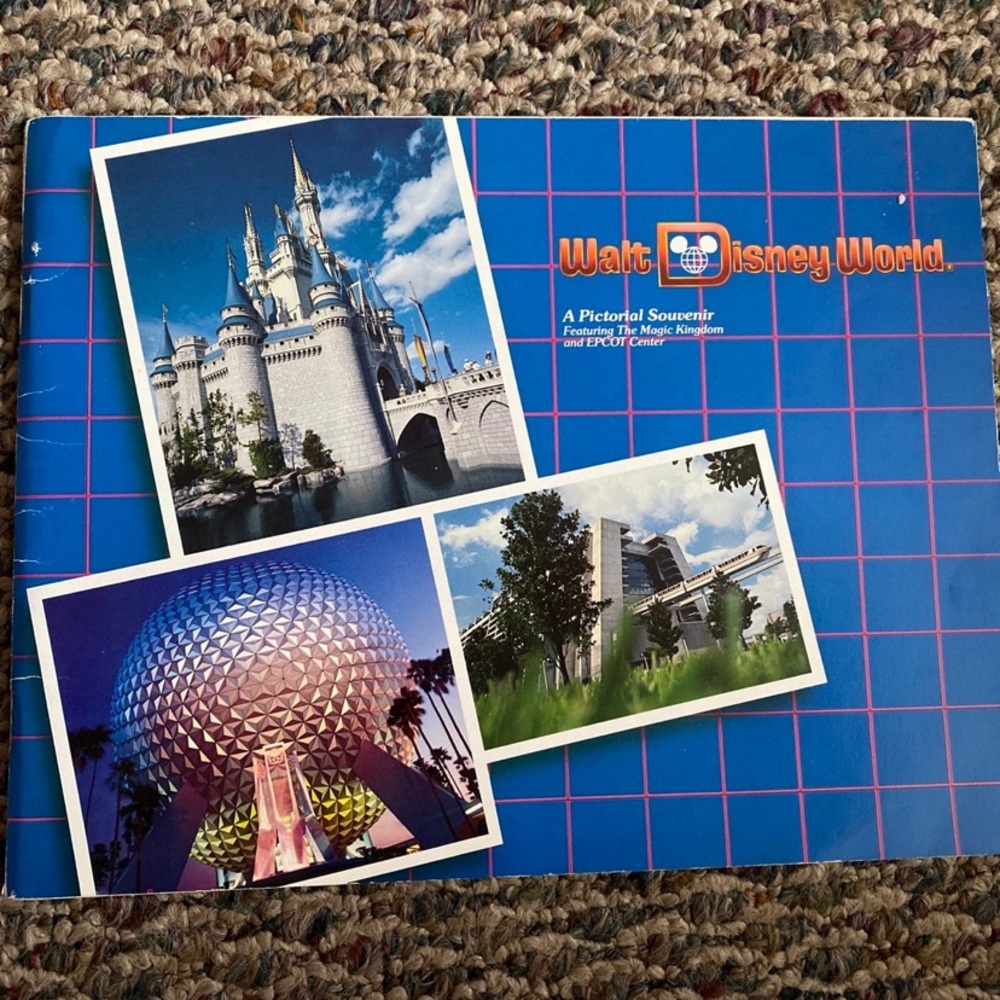 Walt Disney World Pictorial Souvenir Book 1986